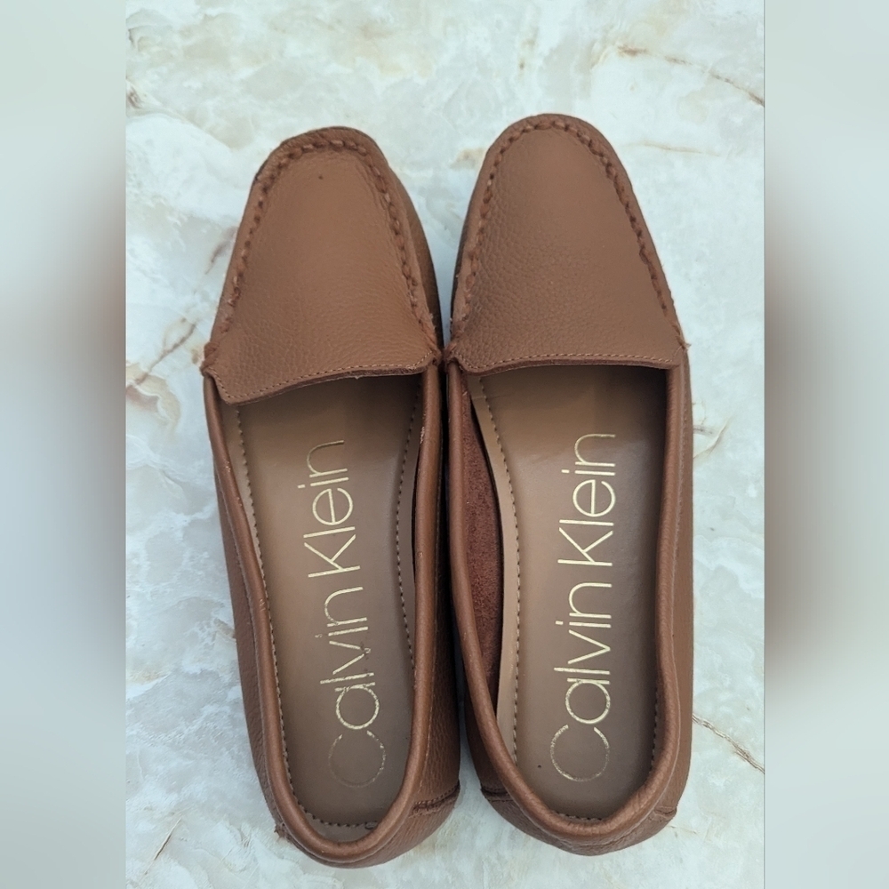 Calvin Klein Woman's Leather Loafers Comfy Shoes Sz 8